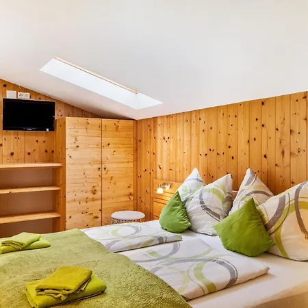公寓 Appartement Catrin Mit Sauna 齐勒河谷的里德